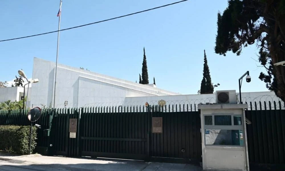 Συναγερμός στο Παλαιό Ψυχικό: Βρέθηκε φάκελος με λευκή σκόνη στη ρωσική πρεσβεία